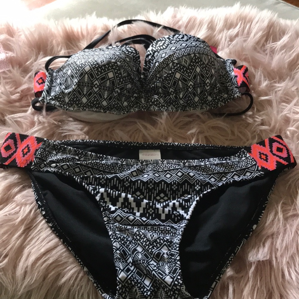 NWT xhilaration bikini